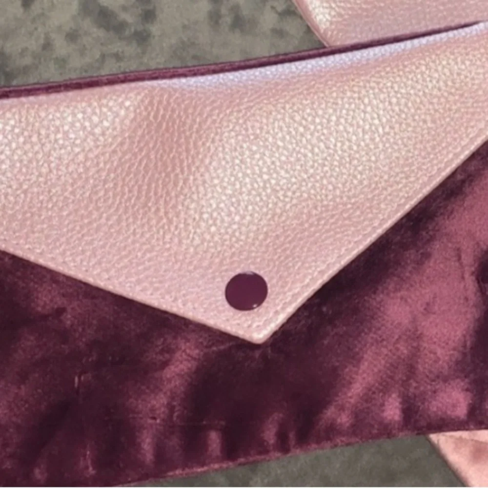 Ipsy Limited Edition Valentine’s Day Mystery Glam Bag Clutch